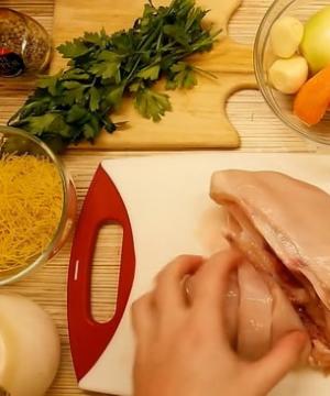 Фрикадельки из курятины — основа легкого и вкусного супа Суп из фрикаделек из куриного фарша ребенку